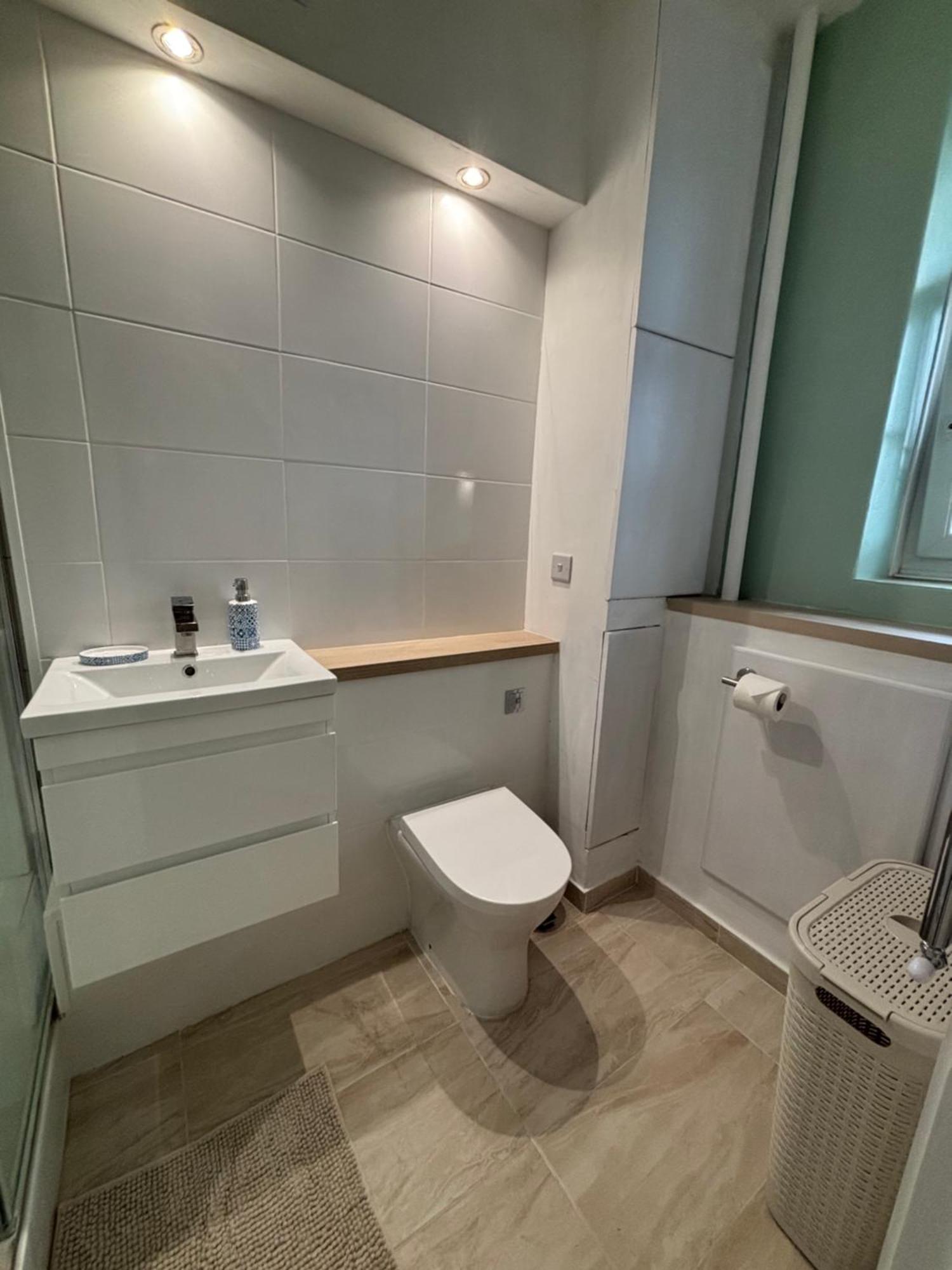 Newly Renovated 2 Bedroom In With Garden Appartement Londen